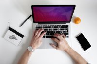 Welke AI-tool maakt de beste afbeeldingen voor jouw bedrijf