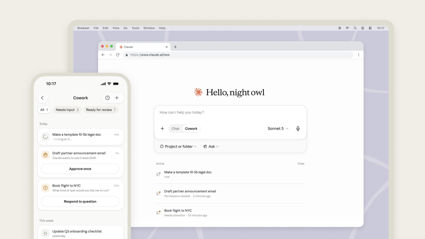 Claude Cowork op mobiel en web: links de takenlijst in de Claude-app met goedkeuringsknoppen, rechts claude.ai met de Cowork-schakelaar