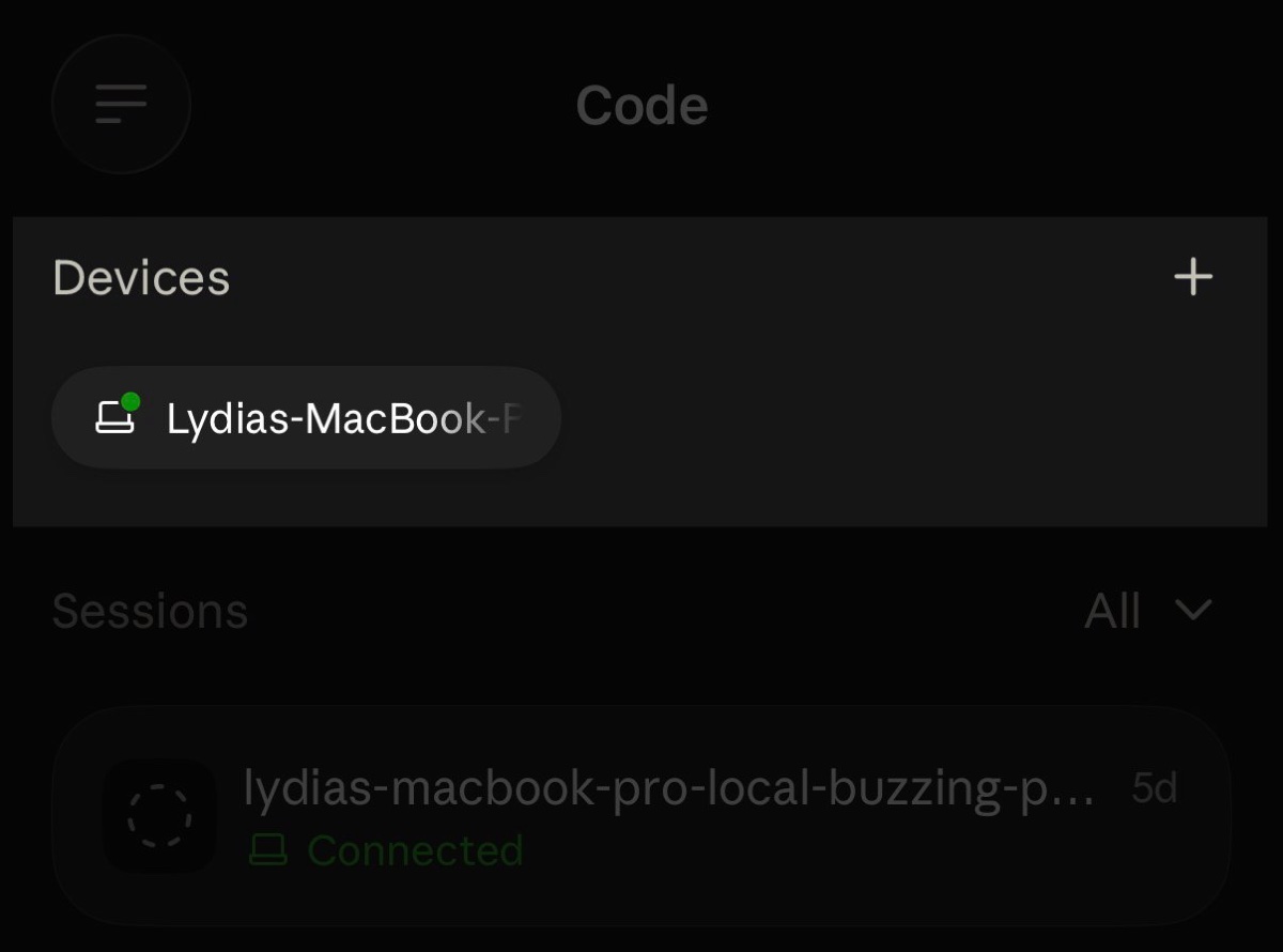 Het Code-tabblad in de Claude-app met een sectie Devices waarin een MacBook als apparaatkaartje boven de sessielijst staat